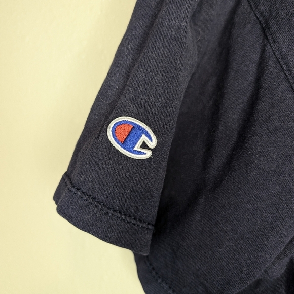 Men's Champion T-shirt faded with distressed logo size Large Navy - Picture 7 of 8